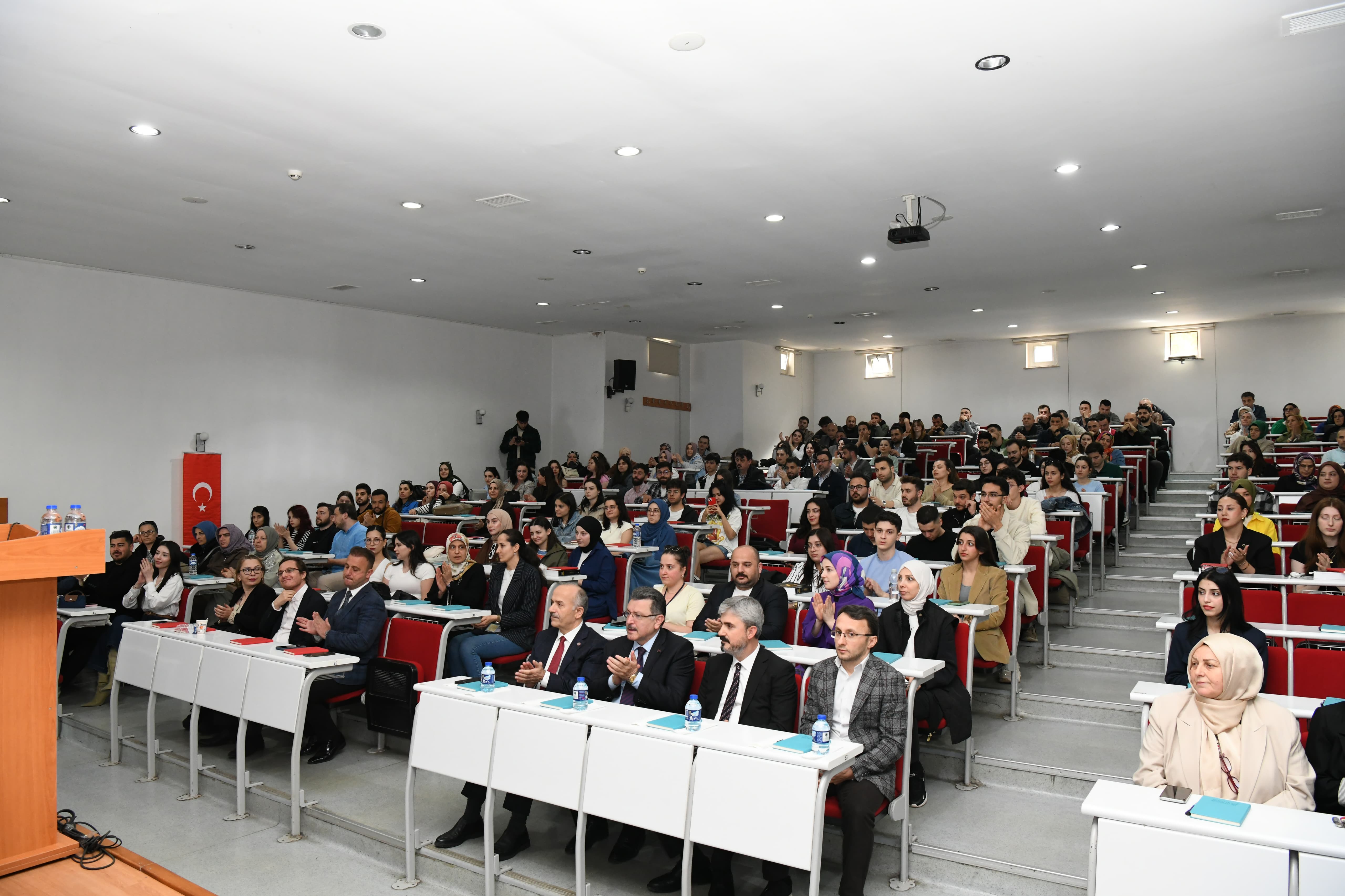 BAKAN GEN: KENDNZ GELECEE DONANIMLI HAZIRLAYIN
