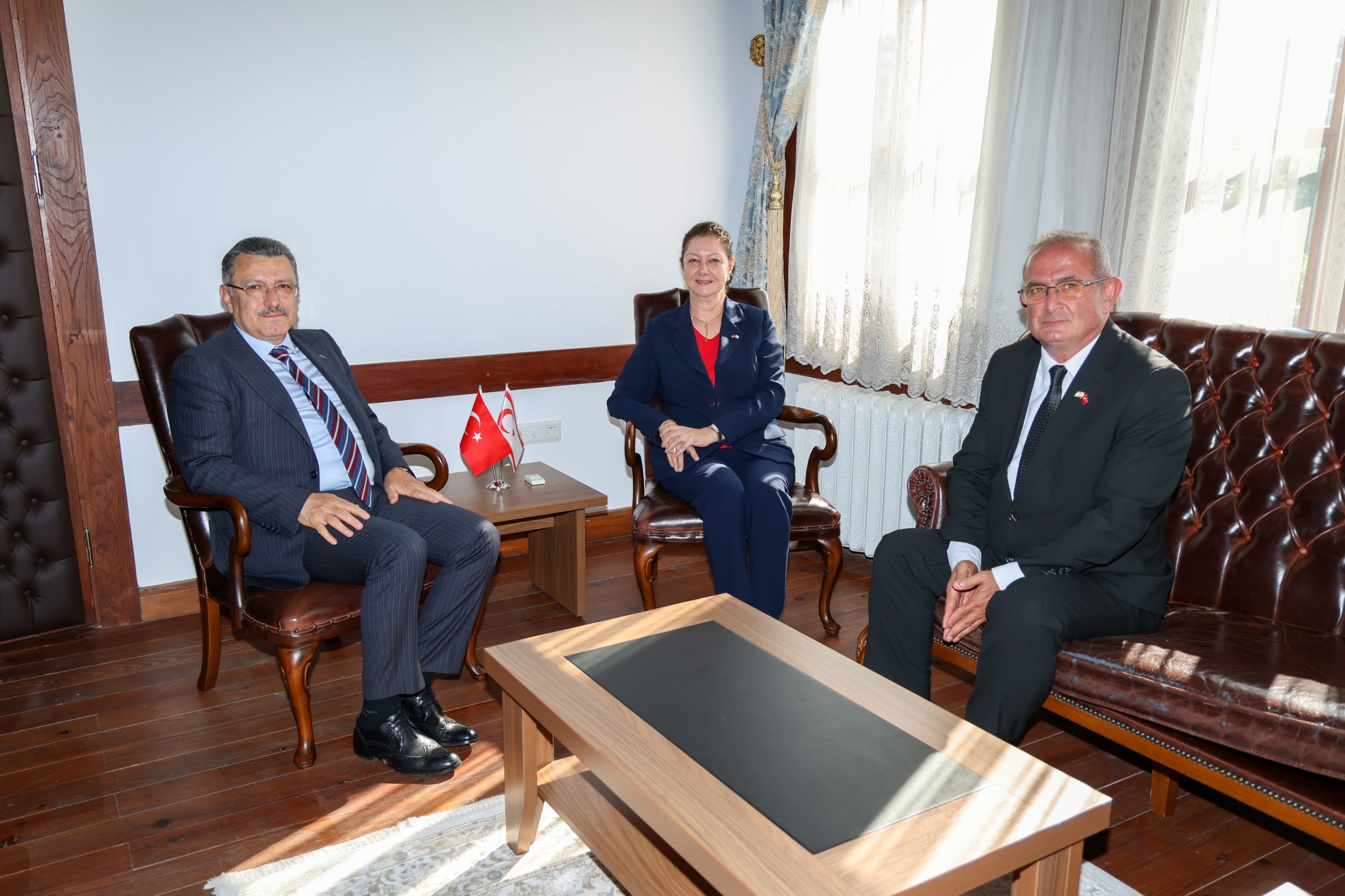 BA�KAN GEN�'TEN KKTC BA�KONSOLOSU DEM�REL'E Z�YARET 