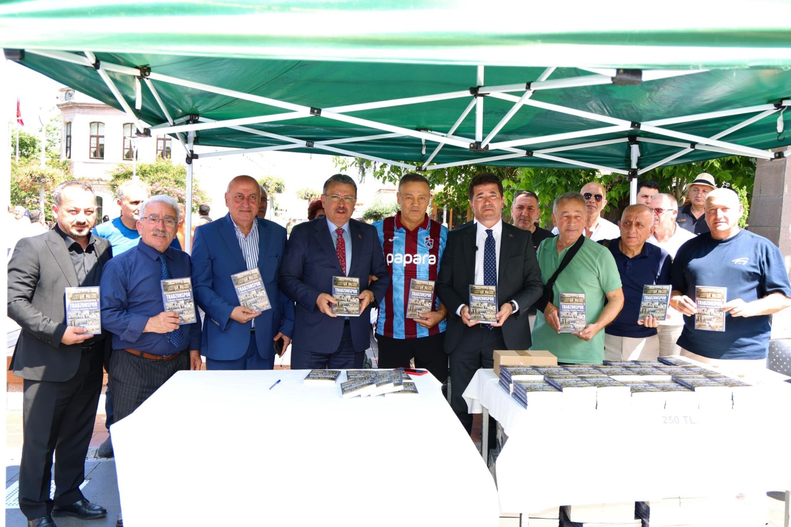 BA�KAN KAYA, �TRABZONSPOR: FUTBOLDA ANADOLU DEVR�Mݒ K�TABININ �MZA G�N�NE KATILDI