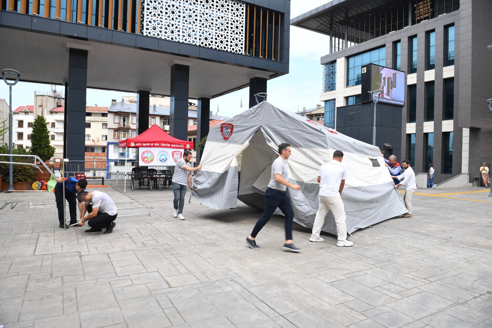 ORTAK EK�B�, OLASI AFET VE AC�L DURUMLARDA G�REVE HAZIR