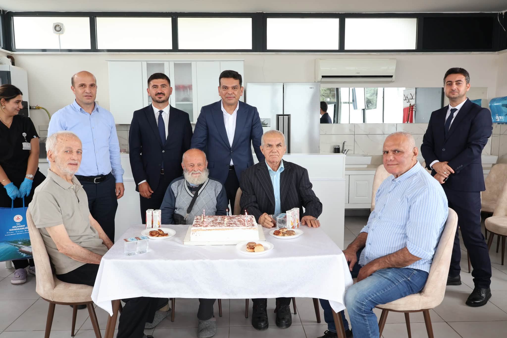 KAYMAKAM'DAN B�Y�KLER�M�ZE ANLAMLI Z�YARET
