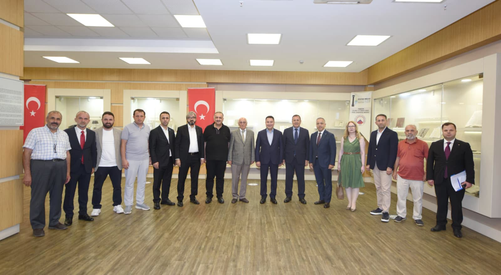 DEVA Partisi Genel Ba�kan� Babacan'dan TTSO'ya ziyaret