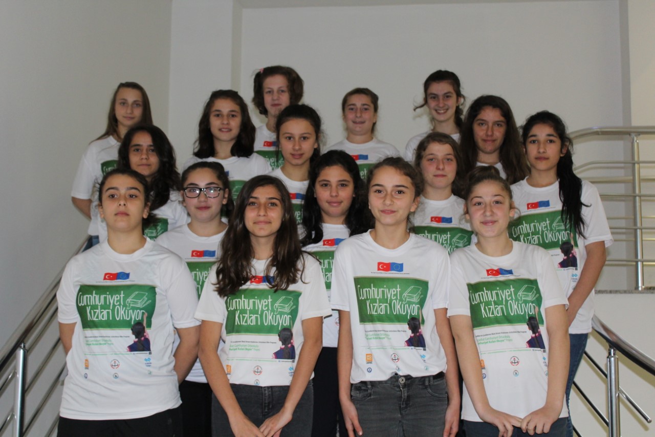    Cumhuriyet kzlar okuyor   projesi tamamland

