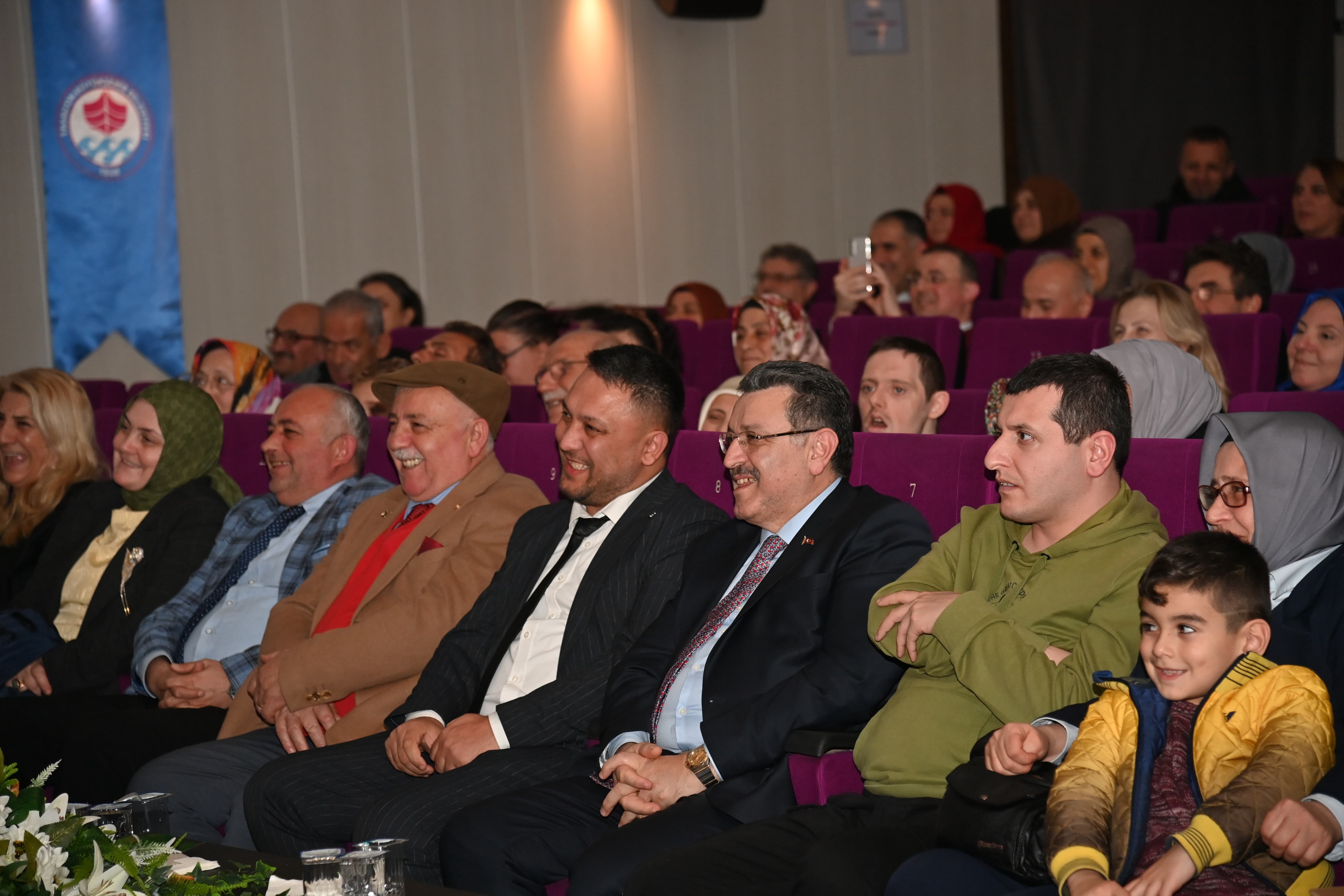 3 ARALIKTA FARKINDALIK SAHNEDE HAYAT BULDU
