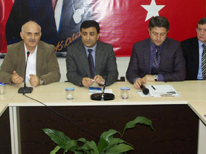 AK Parti Trabzon'da Meclis Toplantısı

