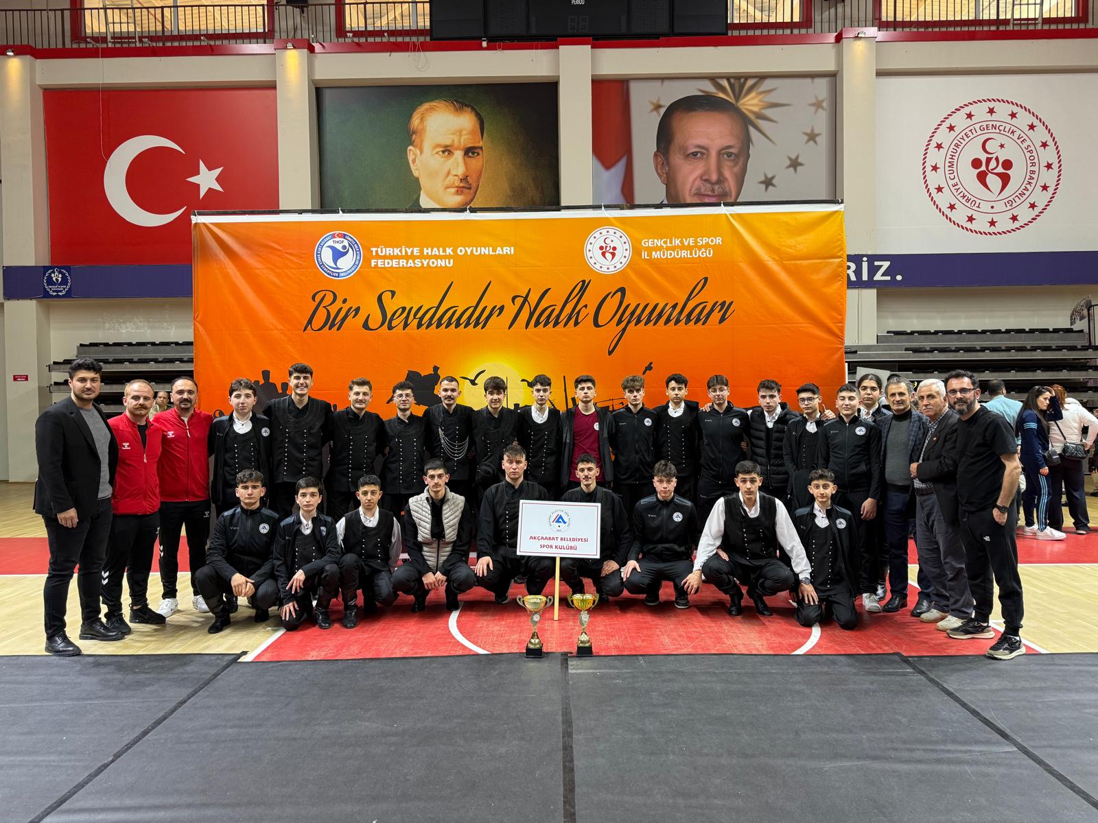 AKÇAABAT BELEDİYESİ SPOR KULÜBÜ HALK OYUNLARINDA BÖLGE ŞAMPİYONU