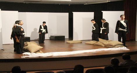 Akaabat Belediyesin'den Tiyatro leni
