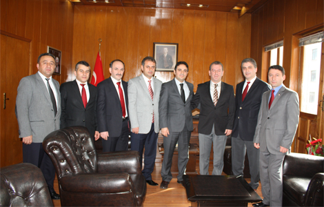 Akçaabat kaymakamını ziyaret ettiler