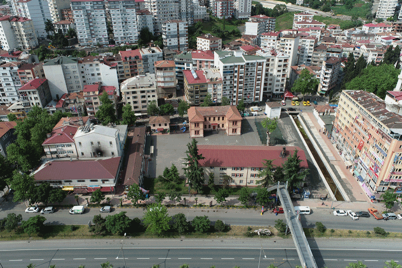 AKAABAT MERKEZ LKOKULUNUN YEN BNASI YAPILIYOR
