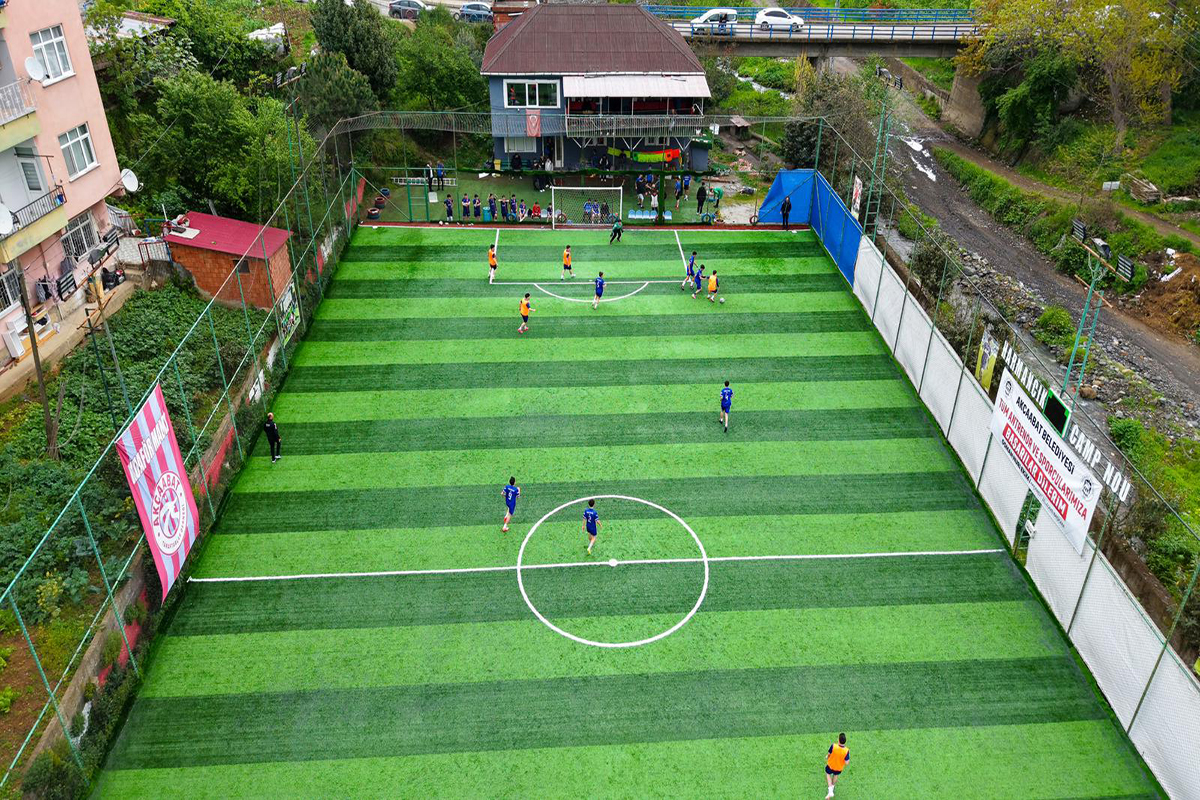 AKÇAABAT’TA 19 MAYIS COŞKUSU: LİSELER ARASI FUTBOL TURNUVASI BAŞLADI