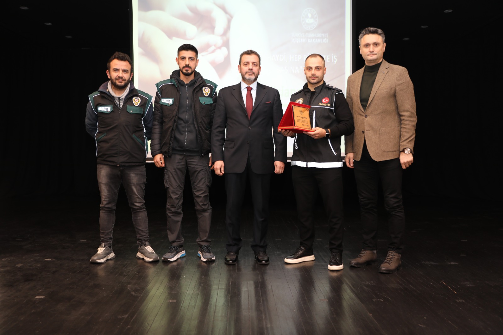 Akçaabat’ta En İyi Narkotik Polis Anne Semineri