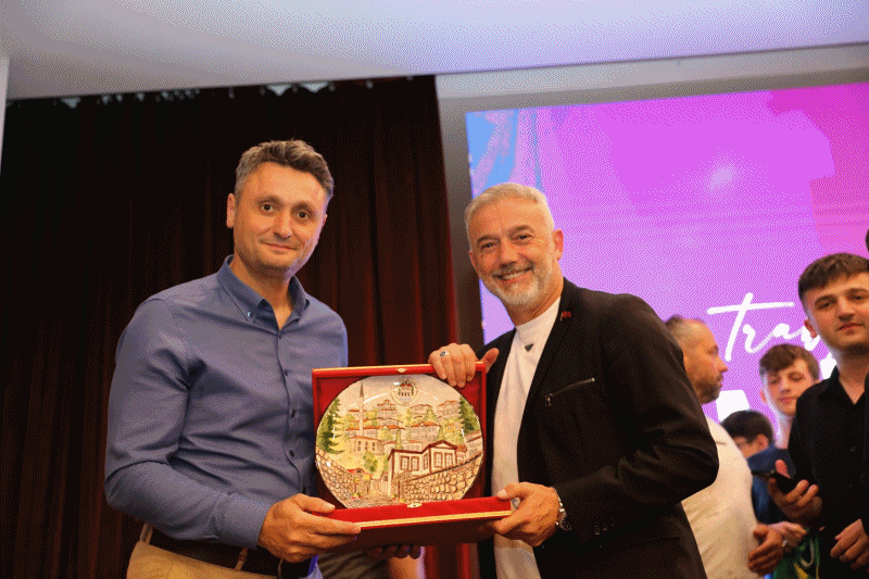 AKÇAABAT’TA HAMİ MANDIRALI RÜZGARI ESTİ