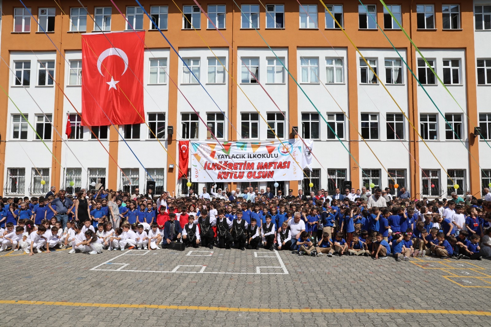 AKÇAABAT’TA İLKÖĞRETİM HAFTASI KUTLANDI