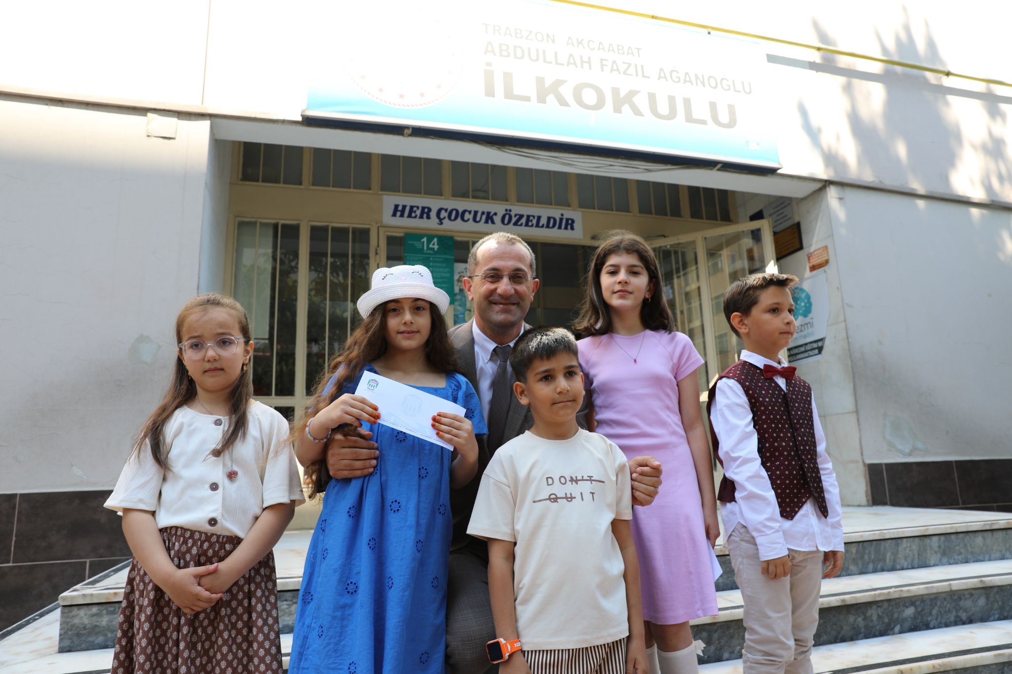 AKÇAABAT’TA KARNE HEYECANI: BAŞKAN EKİM ÖĞRENCİLERLE BİRLİKTEYDİ