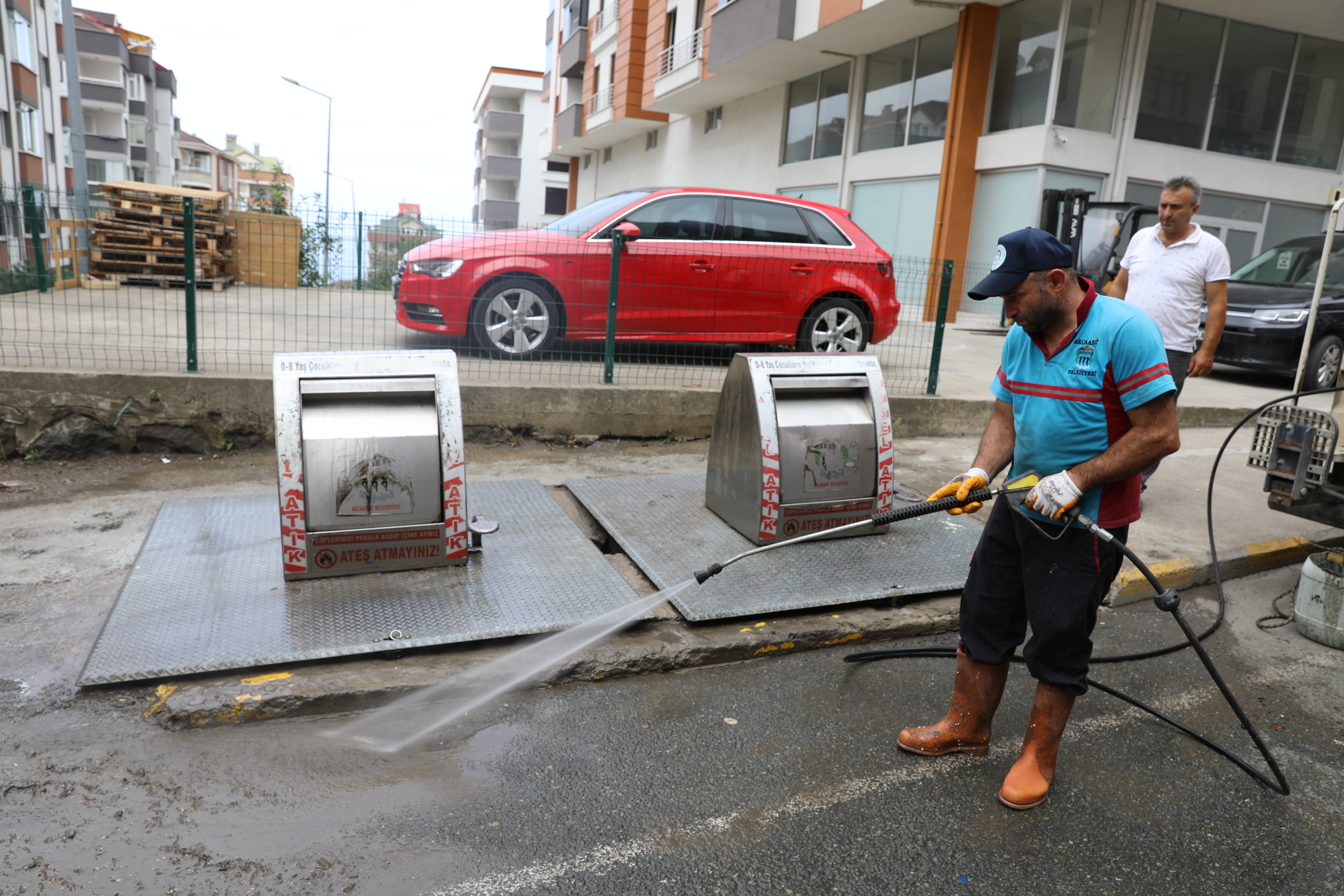 AKÇAABAT’TA TEMİZLİK ÇALIŞMALARI HASSASİYETLE SÜRÜYOR