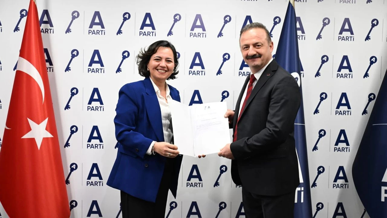 Anahtar Parti Trabzon Kadn Kollarnn atamas yapld
