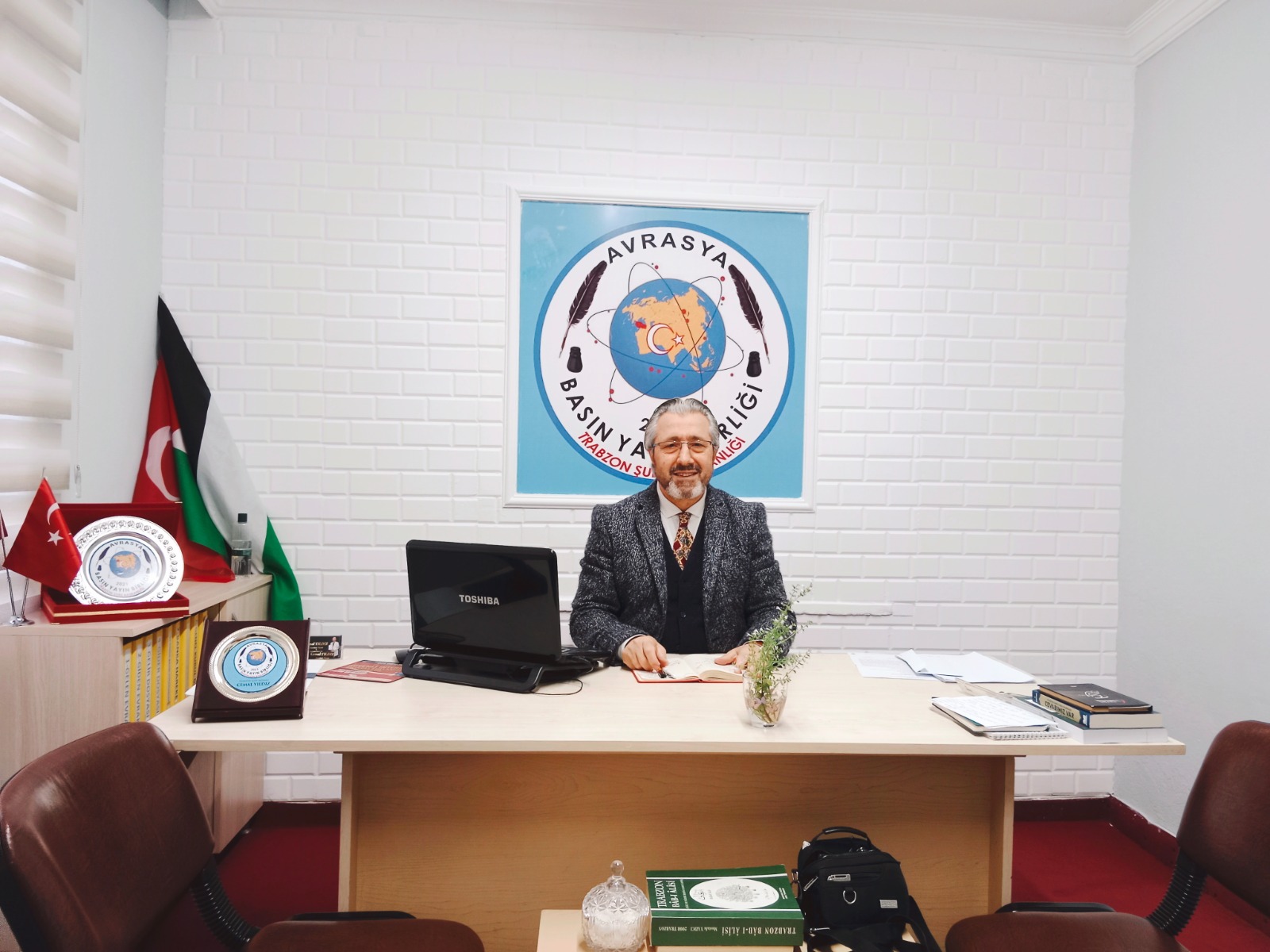 AVRASYA BASIN YAYIN BİRLİĞİ TRABZON ŞUBE BAŞKANLIĞI ÖĞRETMENLER GÜNÜNÜ KUTLADI