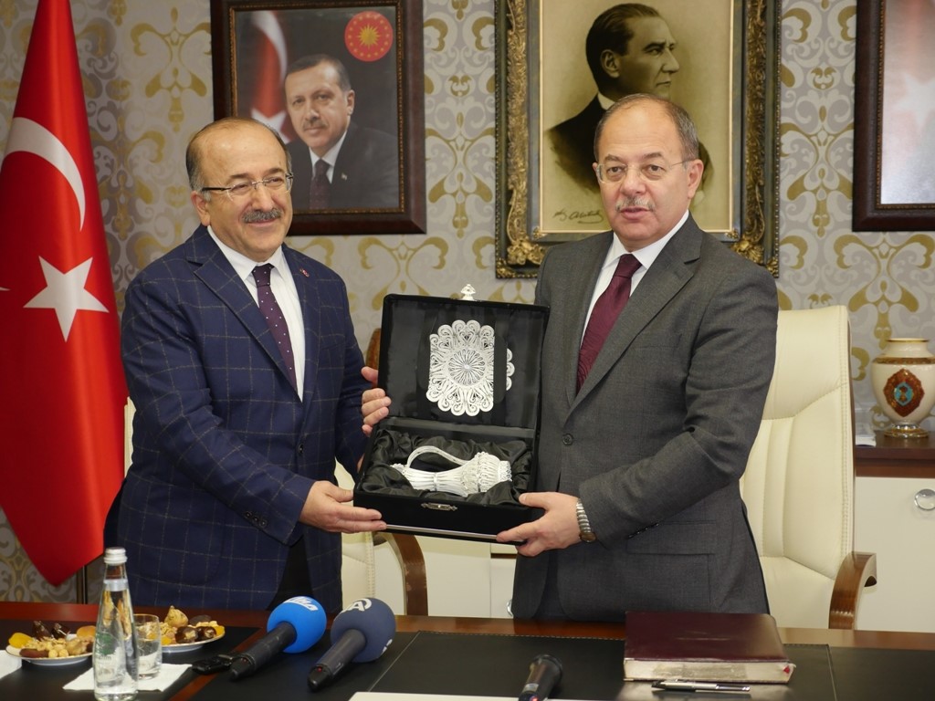 Bakan Akdağ,Başkan Gümrükçüoğlu’nu ziyaret etti