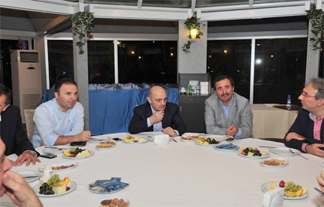 BAKAN BAYRAKTAR'DAN TRABZONSPOR'A ZİYARET...