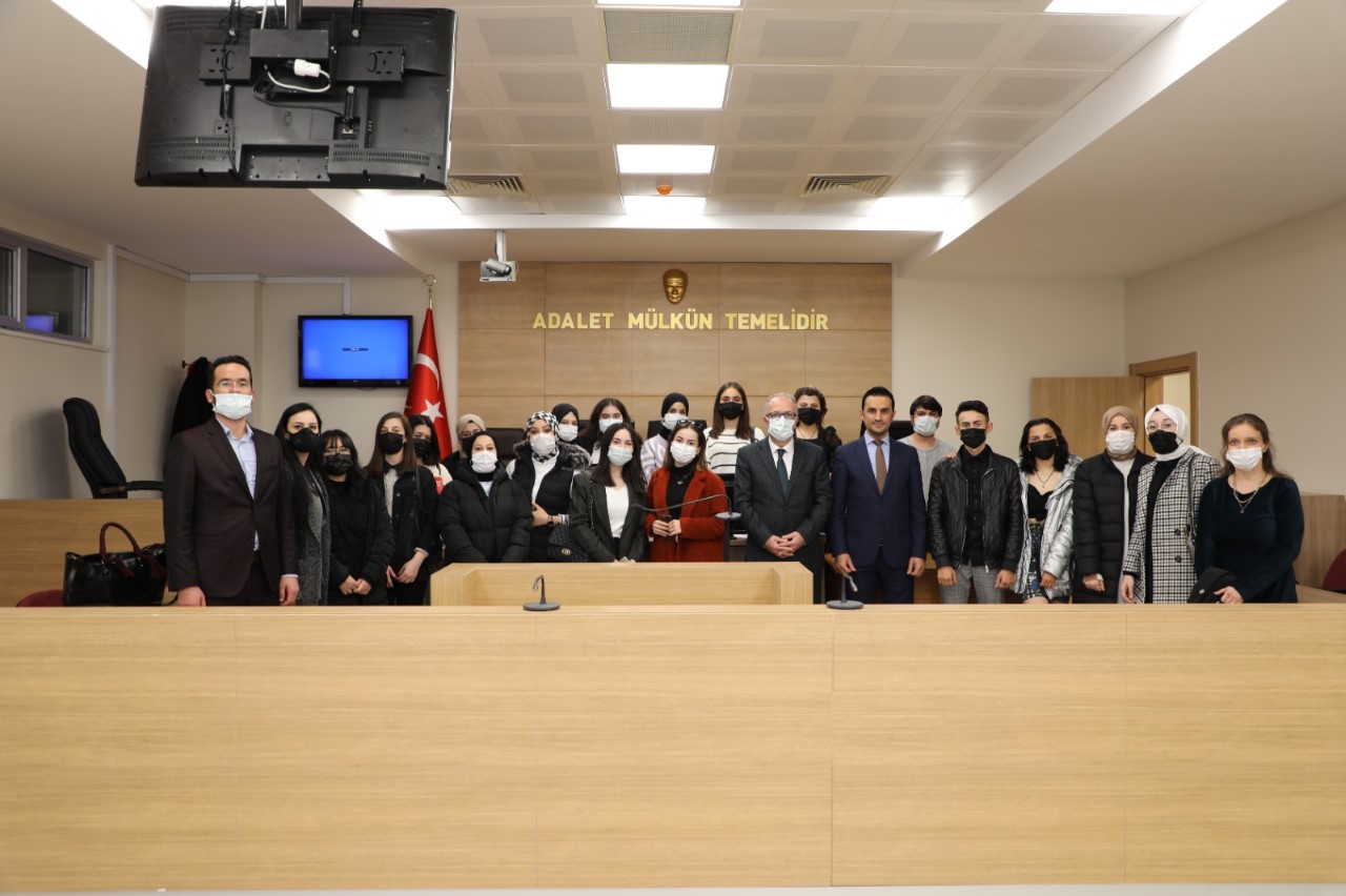 Bartın Üniversitesi Adalet Programı öğrencileri yeni Adalet Sarayını gezdi