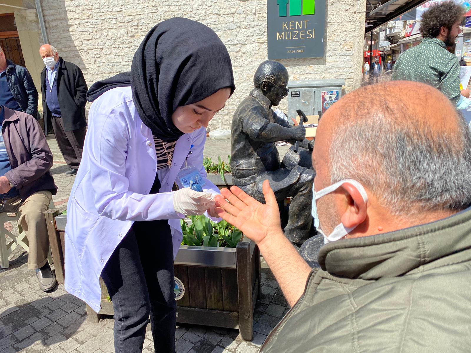 Bartın Üniversitesi öğrencileri Dünya Sağlık Gününde stant açtılar