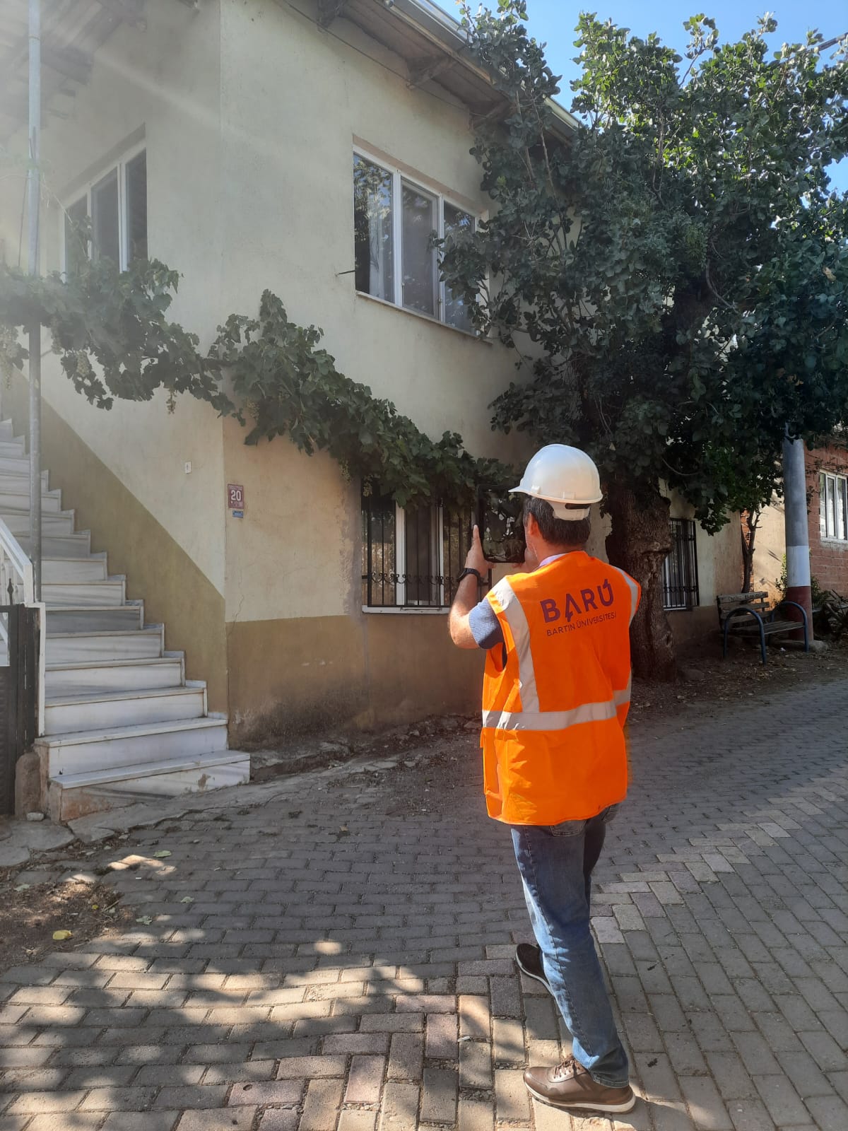 BARÜ’den deprem bölgesindeki hasar tespit çalışmalarına destek