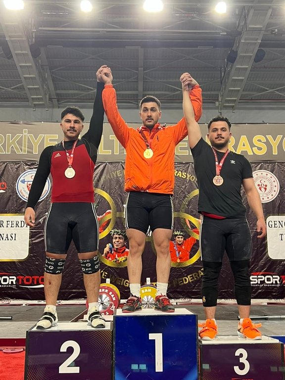 BARÜ’lü sporculardan halter ve kick boksta 9 madalya