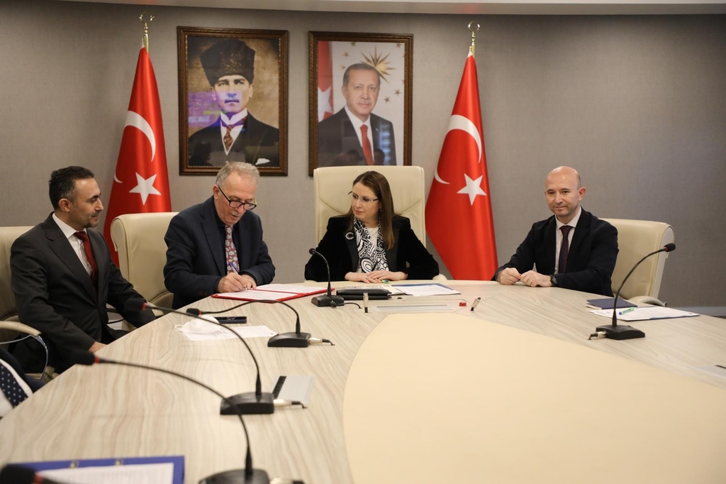 BARܒnn salep yetitiriciliine katk salayaca projede imzalar atld
