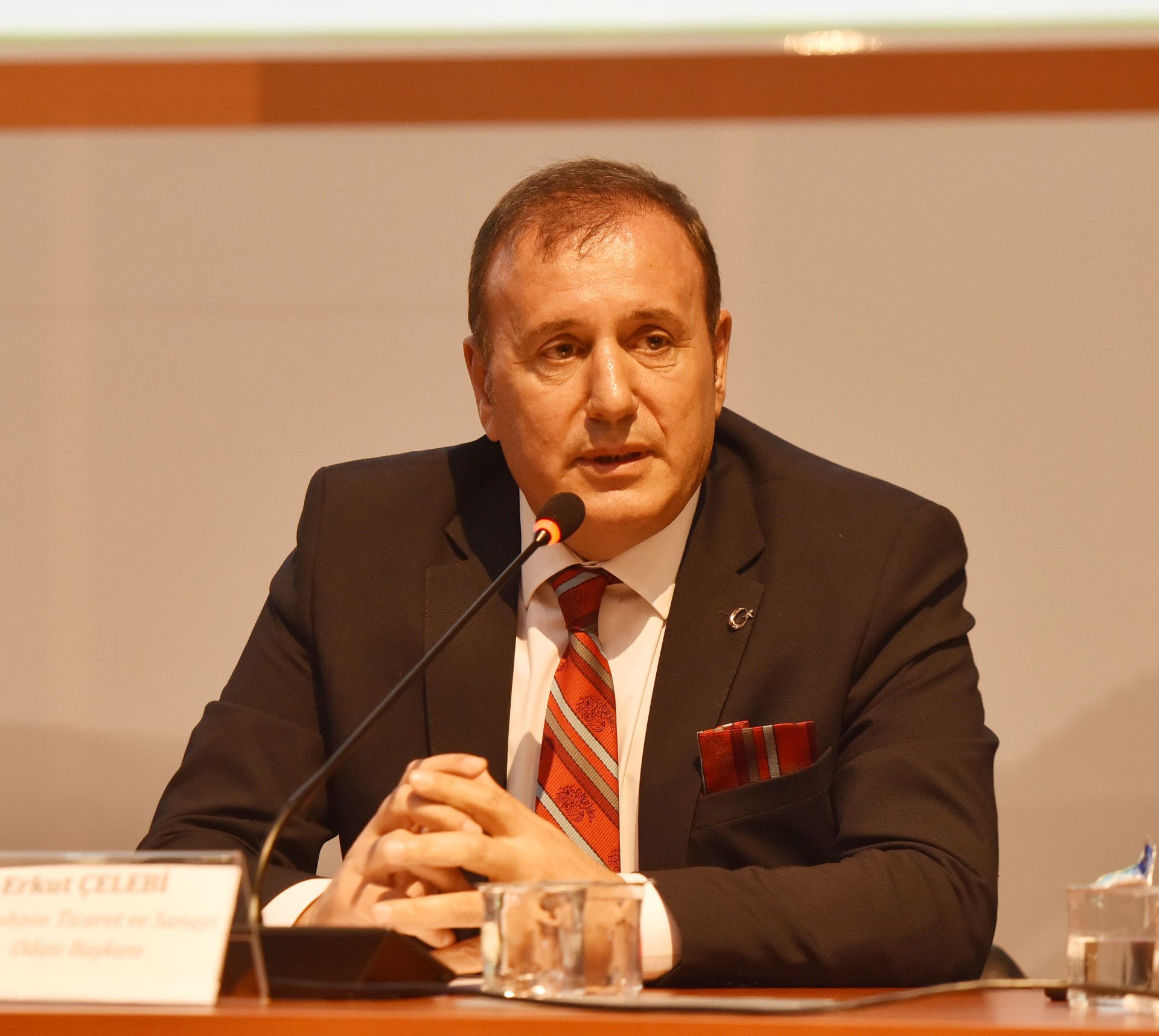 Başkan Çelebi’nin yönettiği panelde Trabzon’un ekonomisi konuşuldu