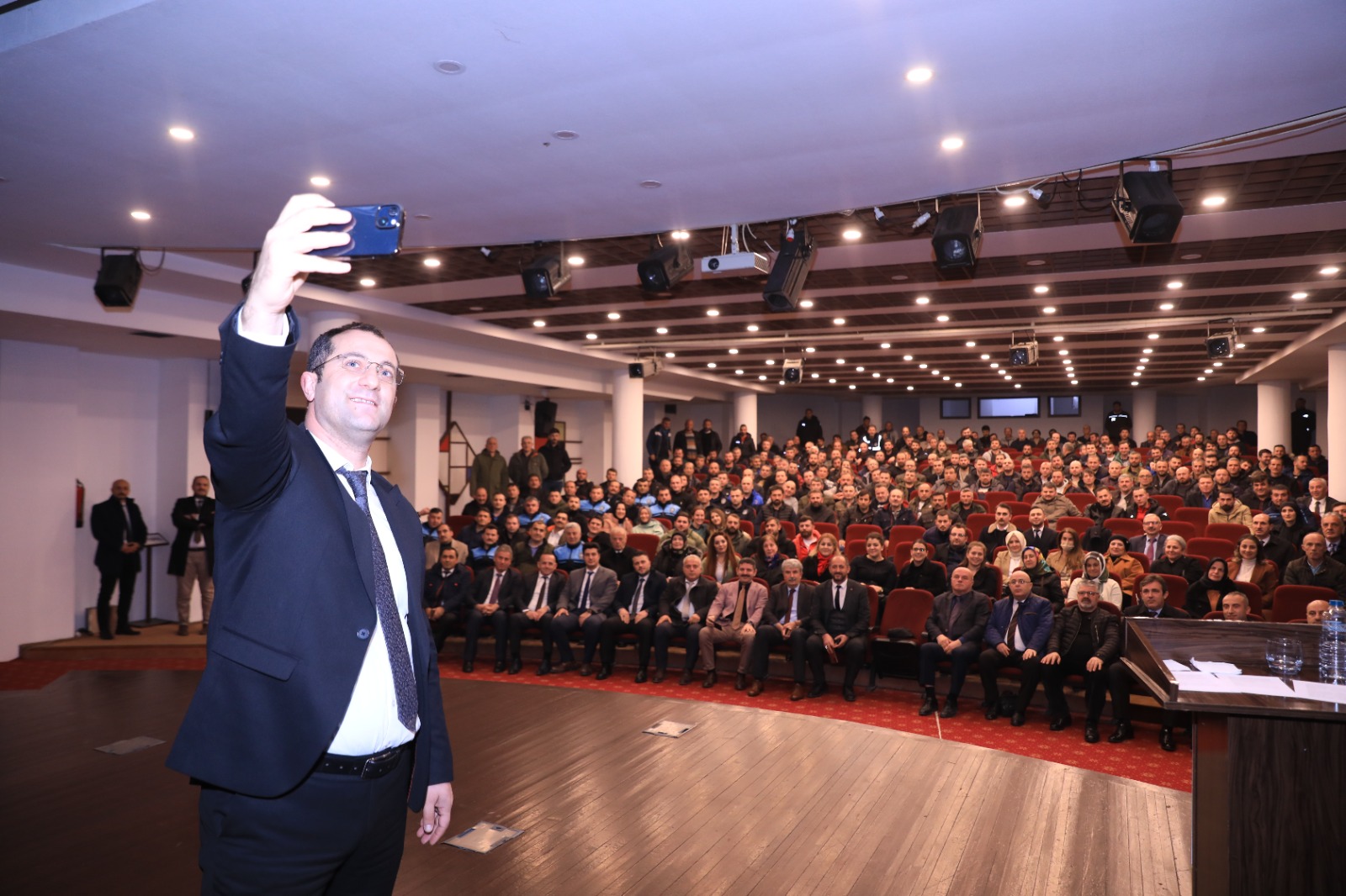 BAKAN EKM 2023N LK MESA GNNDE PERSONELLERYLE BULUTU

