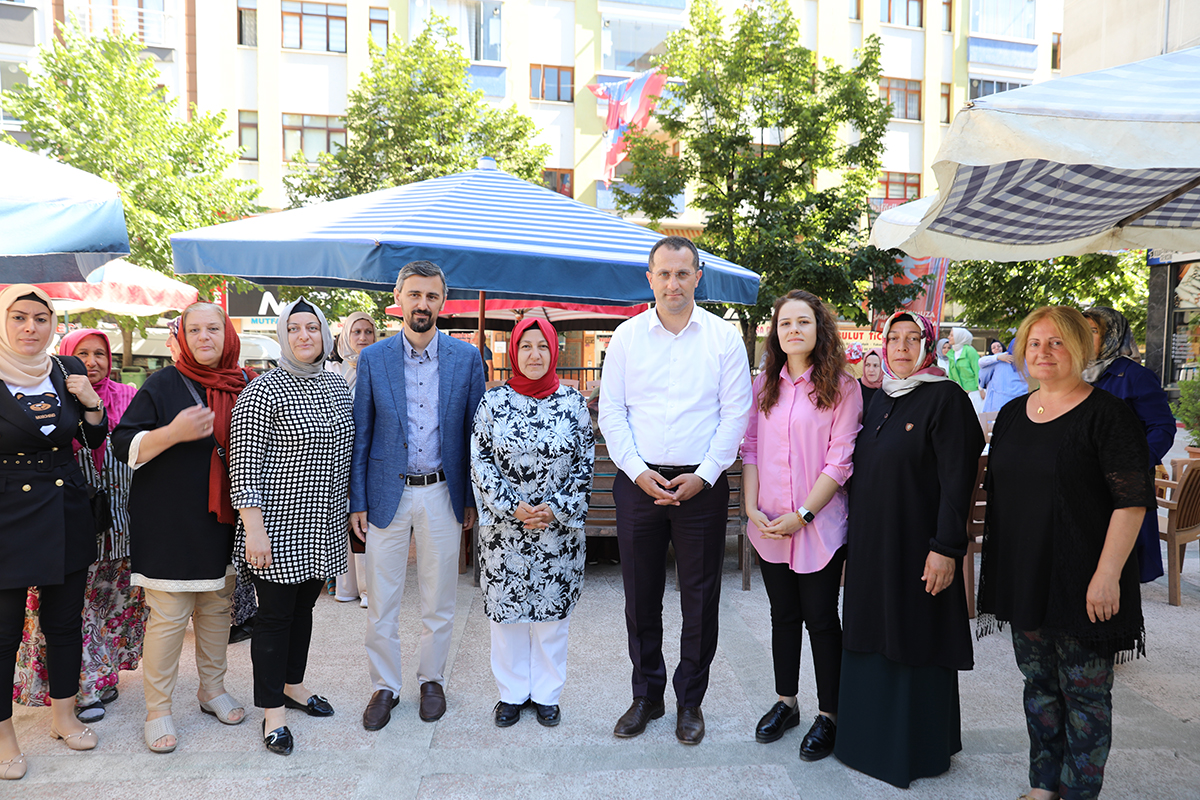 BAŞKAN EKİM KADIN ESNAFLARLA HASBİHAL ETTİ