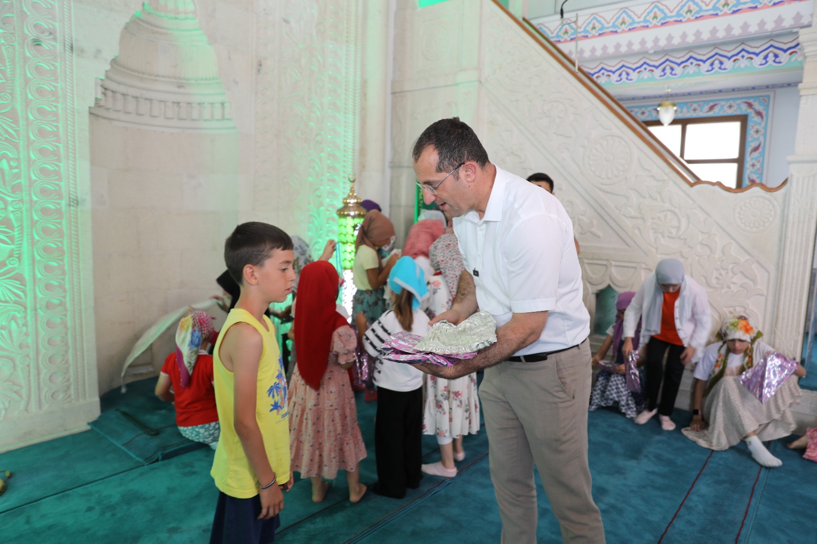 BAŞKAN EKİM, YAZ KUR’AN KURSU ÖĞRENCİLERİYLE BİR ARAYA GELDİ