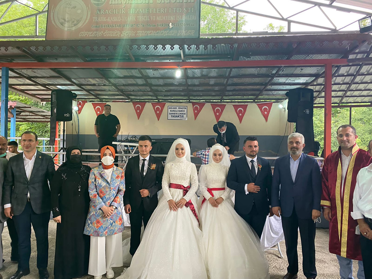 BAŞKAN EKİMDEN ÇİFTE NİKÂH