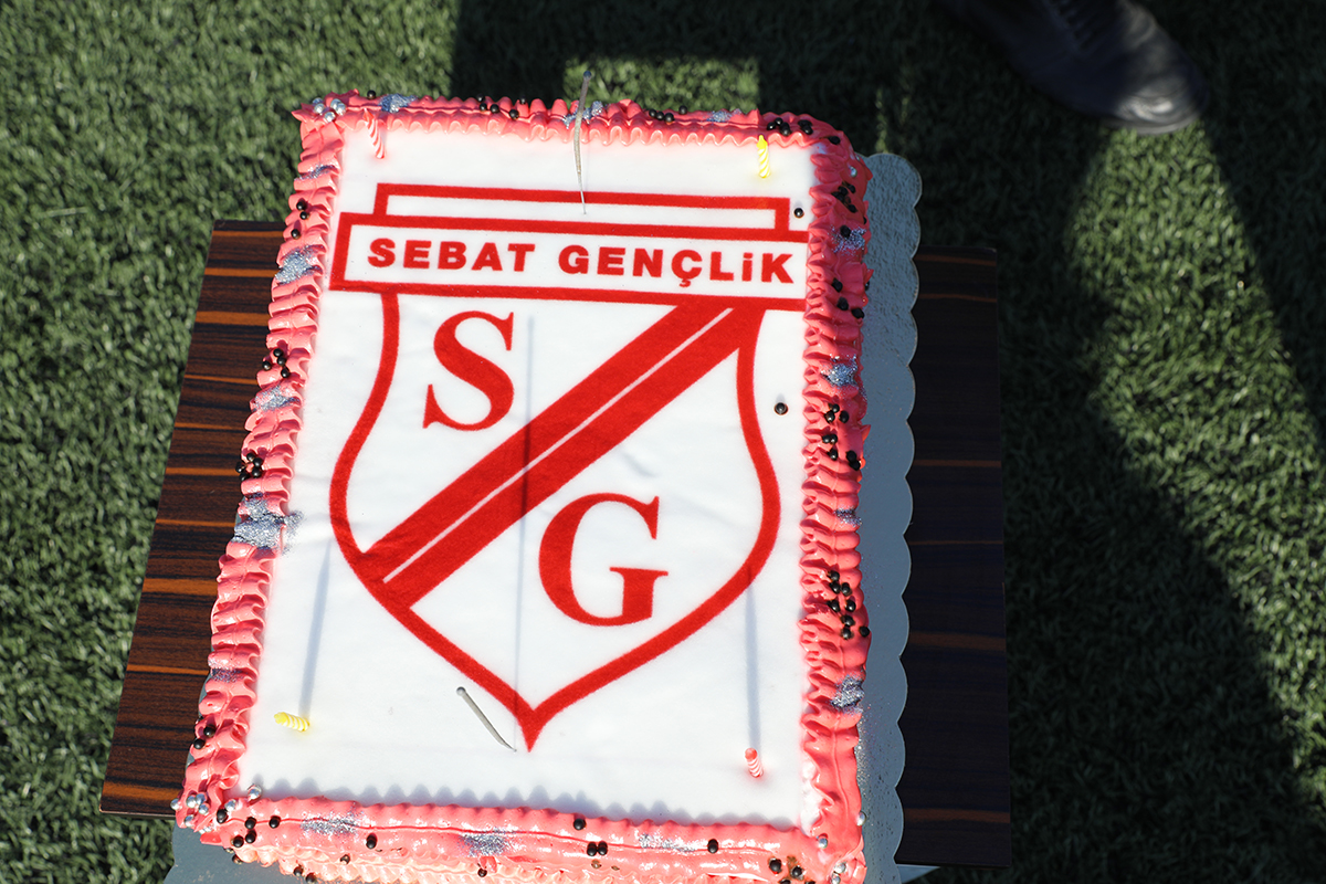 BAKAN EKMDEN GENLERE ZYARET

