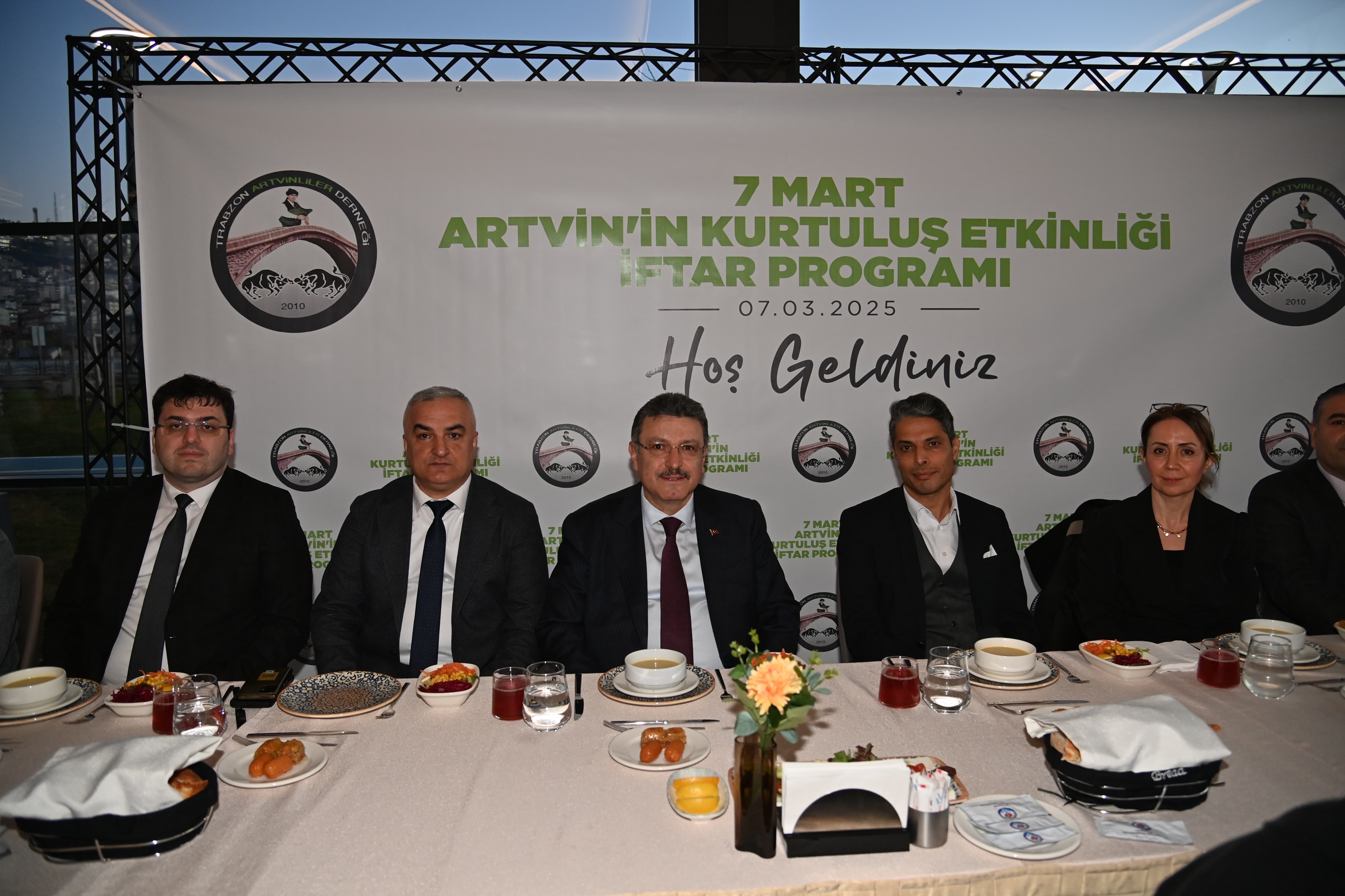 BAKAN GEN ARTVNLLERLE FTARDA BULUTU
