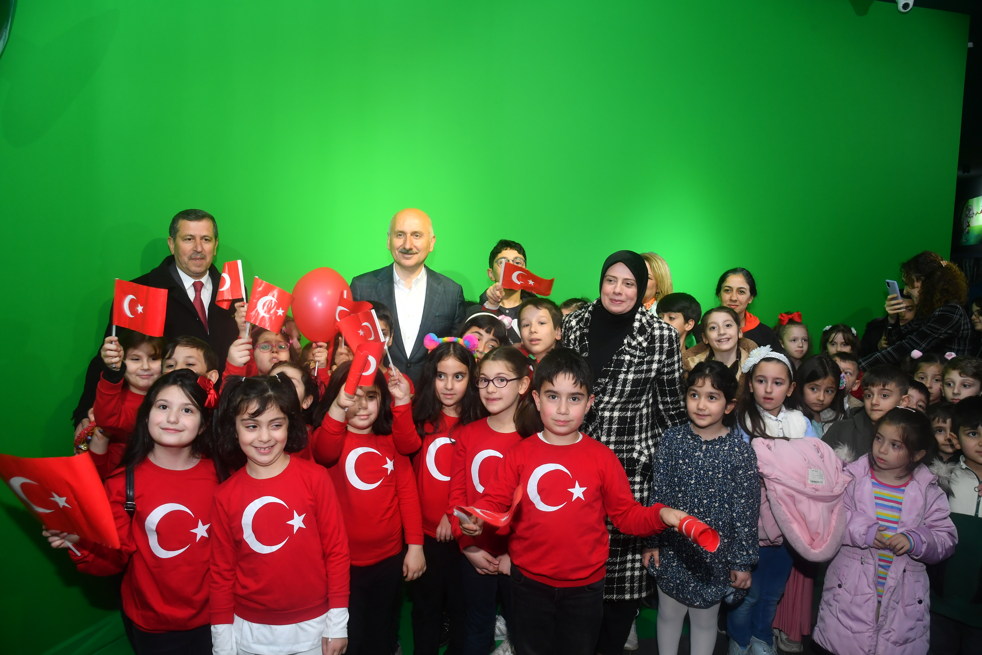 Başkan Genç, Bakan Karaismailoğlu’na Trabzon Akvaryum’u gezdirdi
