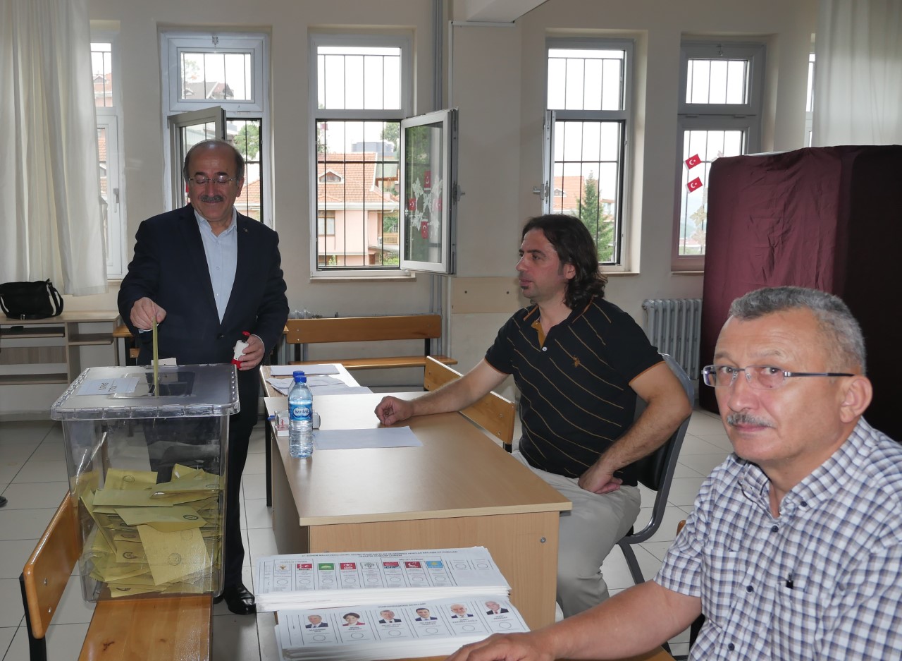 Başkan Gümrükçüoğlu oyunu kullandı