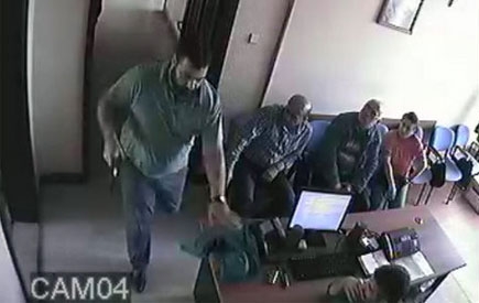 Bakan Kasmolu Byle Vuruldu 