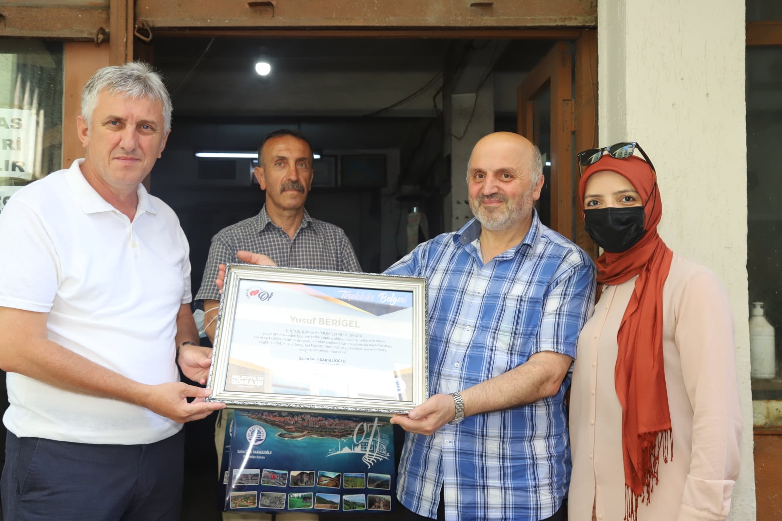 Bakan Saraliolundan yarm asrlk esnafa teekkr belgesi

