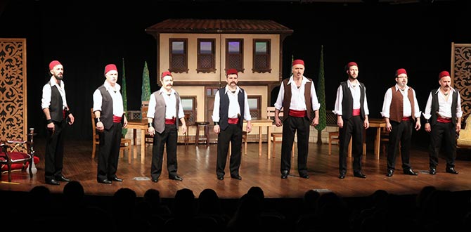 BATAKHANE GZELݔ ADLI OYUN SAHNELENMEYE DEVAM EDYOR.
