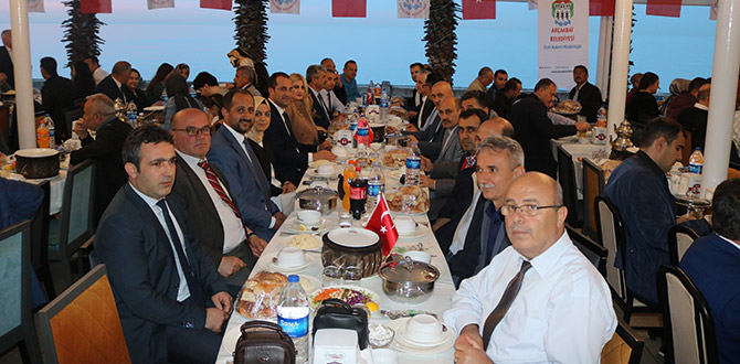 BELEDİYE ÇALIŞANLARI İFTAR SOFRASINDA BULUŞTU