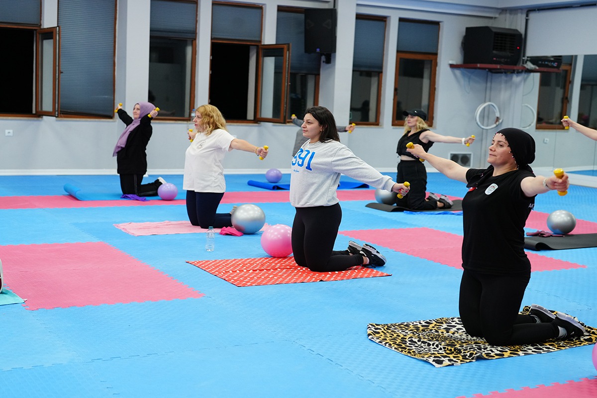 BELEDİYEDEN KADINLARA SPOR DESTEĞİ