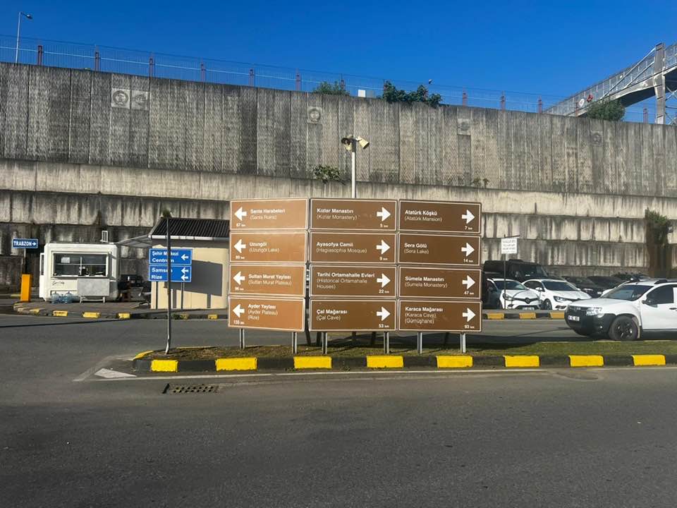 BYKEHRDEN TURSTLERE YN GSTERECEK HZMET
