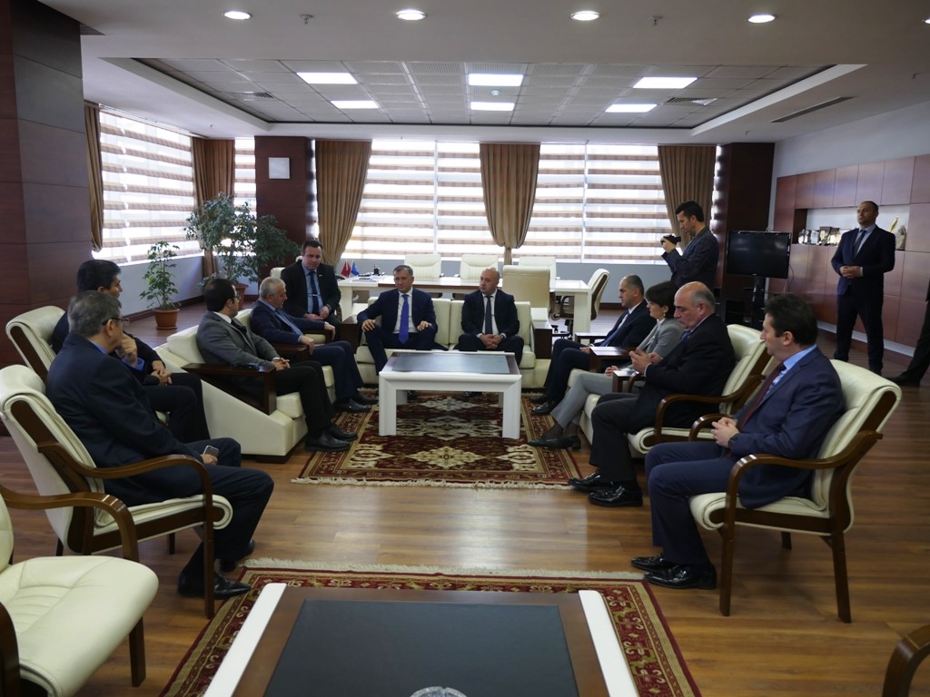 Büyükşehir'e ziyaret.