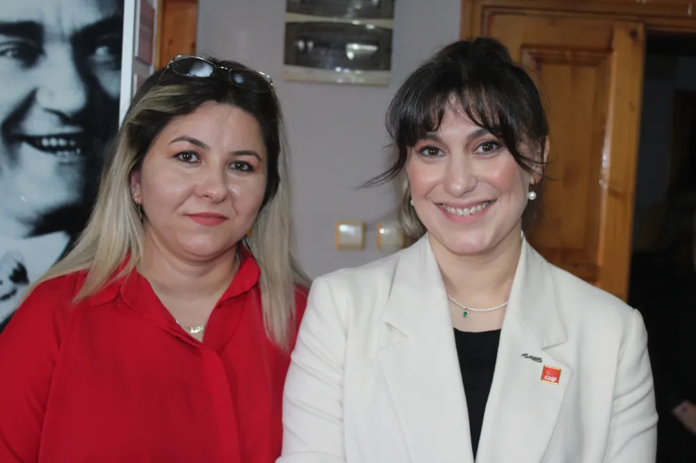 CHP AKÇAABAT İLÇE KADIN KOLLARI BAŞKANI EZGİ YILMAZ OLDU