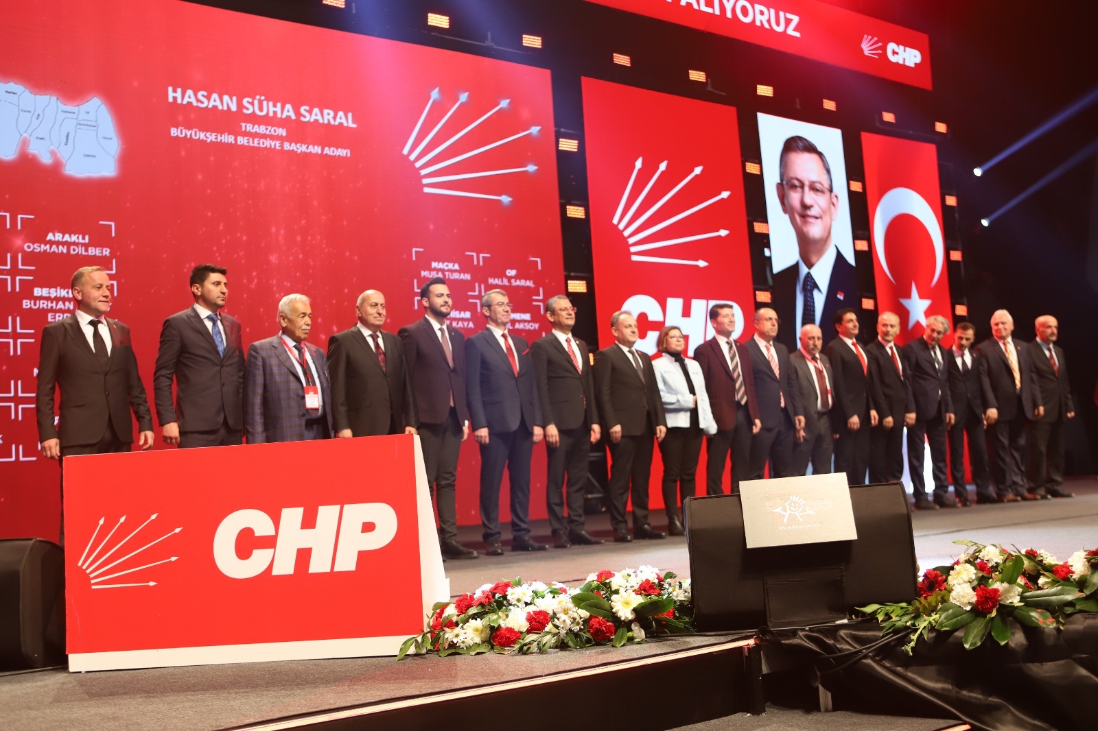 CHPNN TRABZON ADAYLARI TAM KADRO SAHNEYE IKTI

