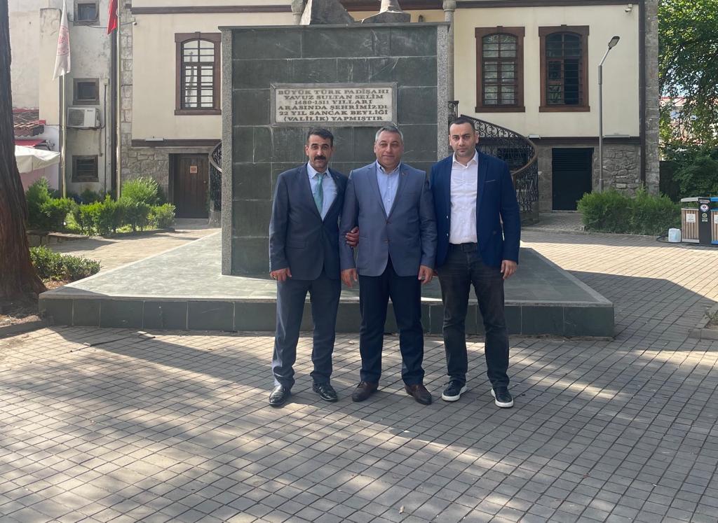 CUMHUR TTFAKI KIZIL ELMADIR