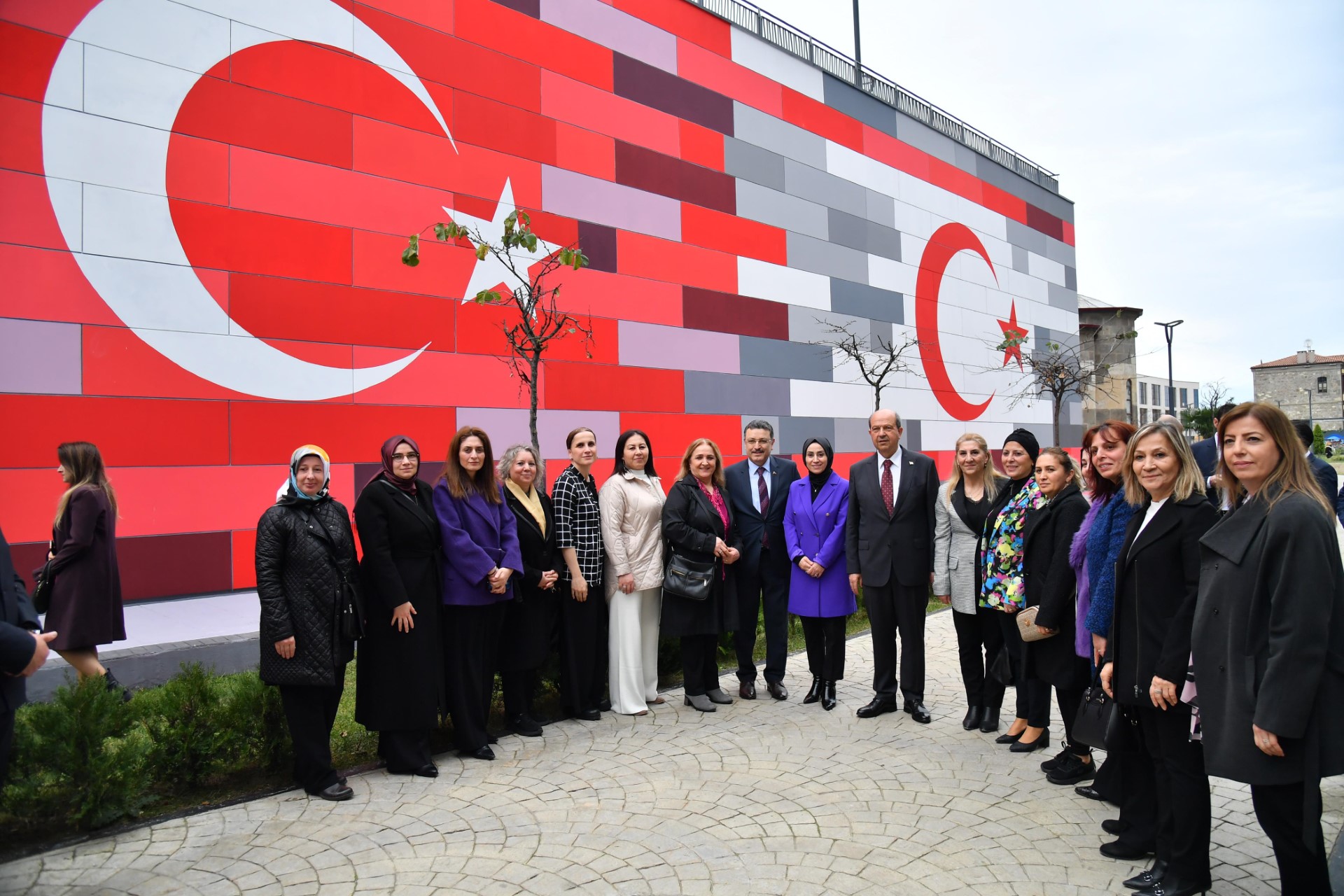 Cumhurbakan Ersin Tatar, Ortahisar Belediyesini ziyaret etti