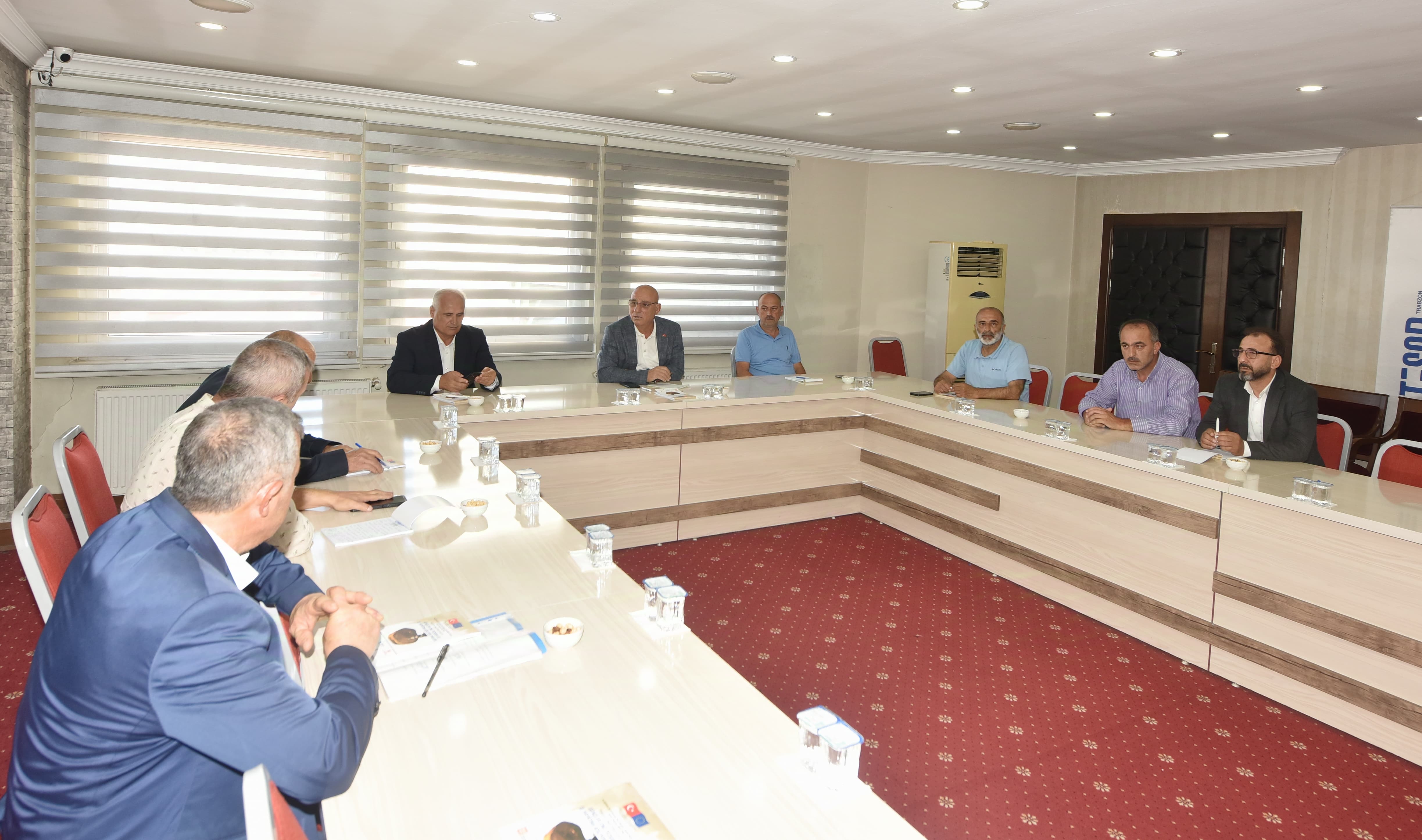 'Dolmuş ve minibüs hatlarıyla ilgili mahkeme kararları uygulansın'