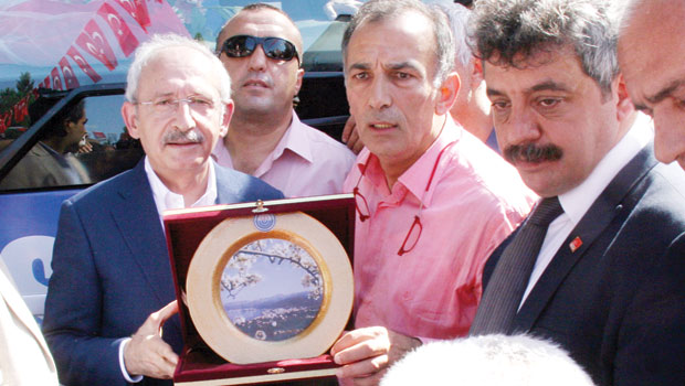 Ekmeleddin iin oy istedi